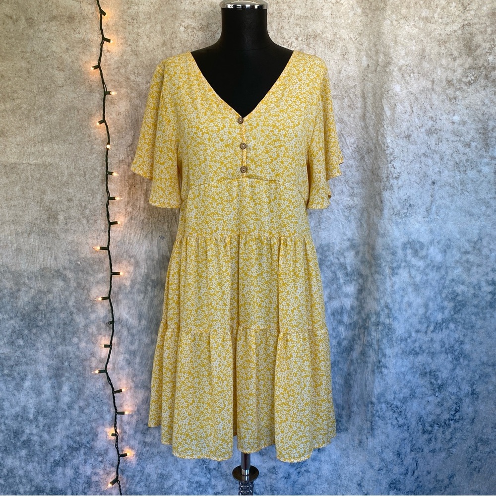 🪩Altar'd State Yellow and White flowered dress size XS